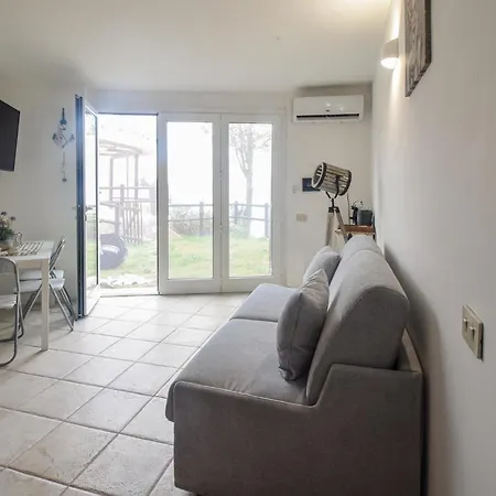 1 Bedroom Awesome In Apartment *